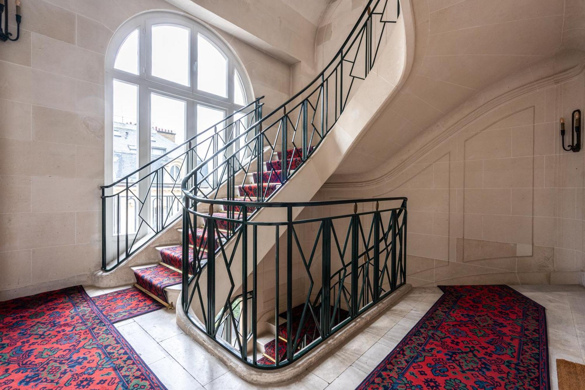 Luxury 4 Bedroom Eiffel Tower View Apartment